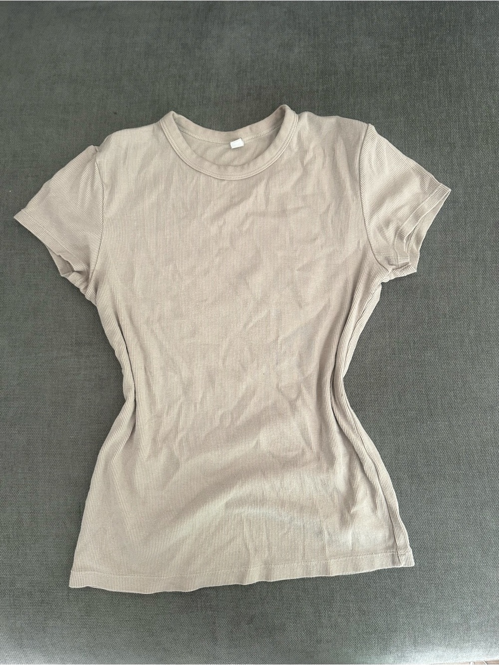Uniqlo Short-Sleeve Ribbed Tee in Light Taupe